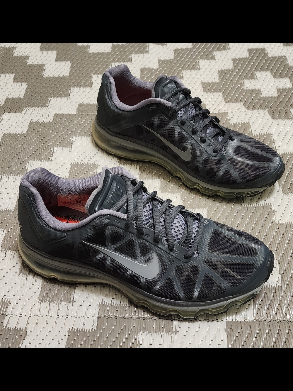 Nike Men’s Grey/Black Running Shoes - Lightweight Comfort